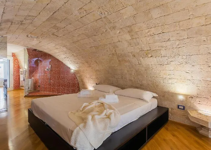 Palazzo Di Citta * בארי